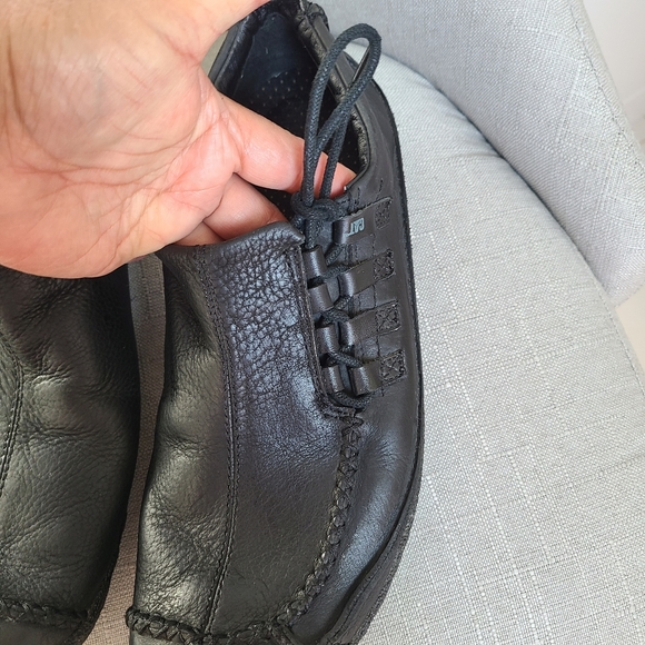 CATERPILLAR Leather shoes/ Sz 8 - Picture 5 of 8